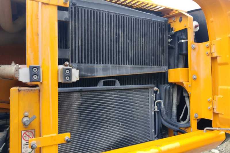 OmecoHub - Immagine JCB JS235HD